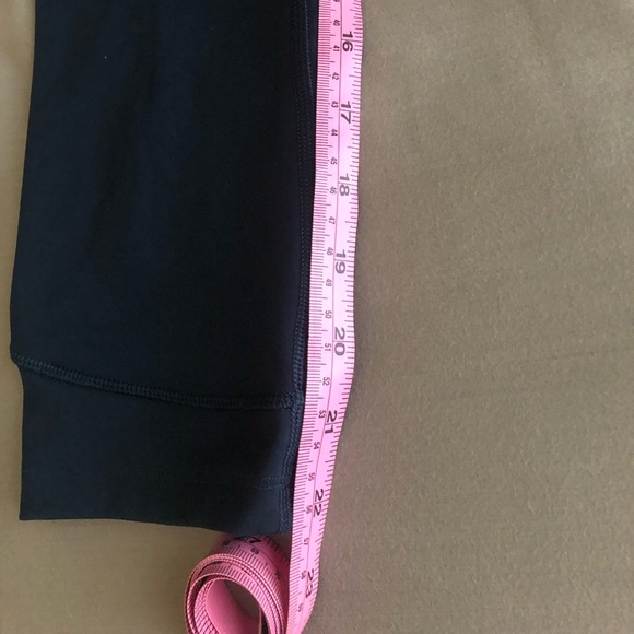 Lululemon in movement legging 23” submarine size 4 - Picture 7 of 9